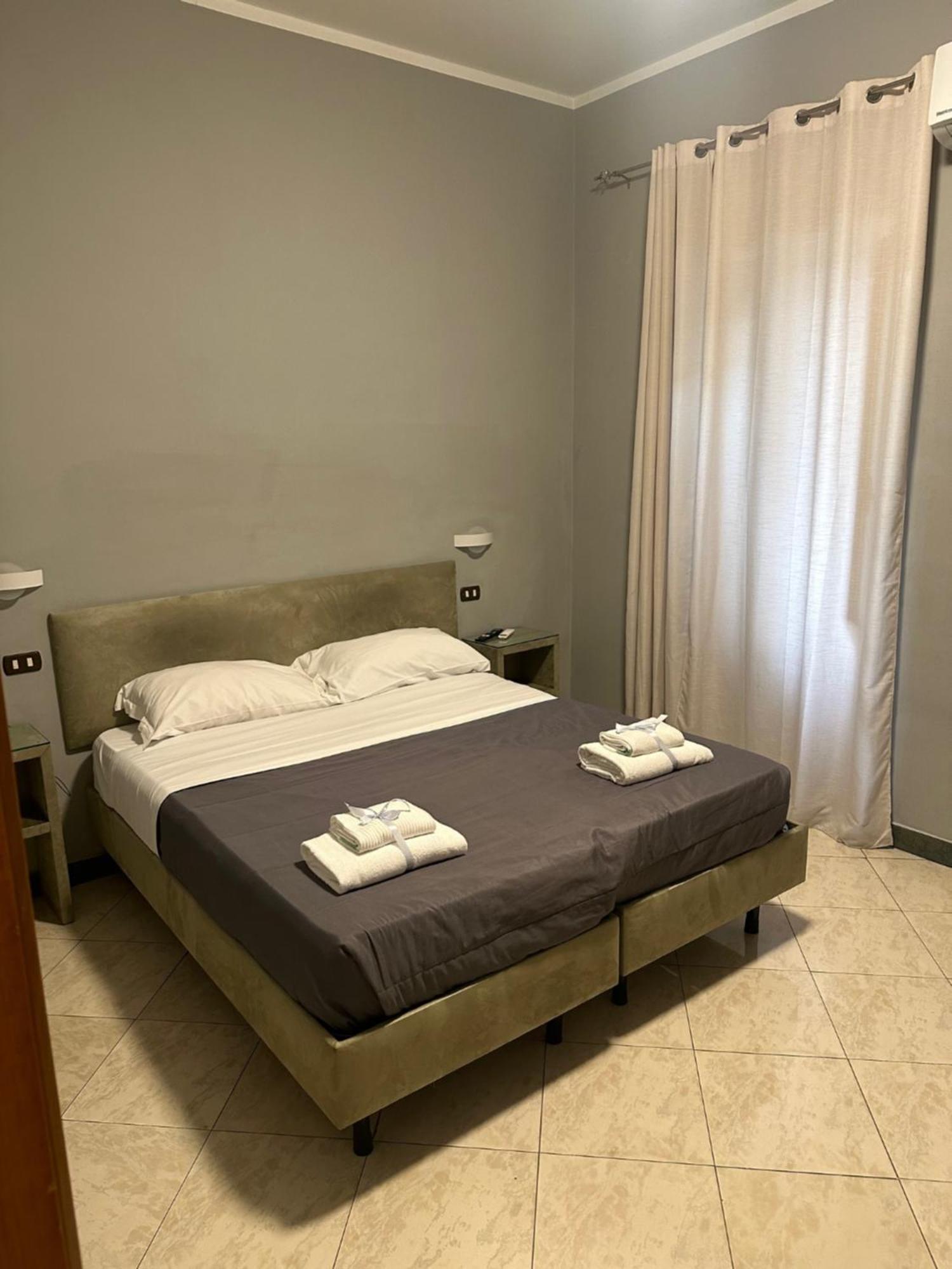 Smart Station Hotel Napoli Esterno foto