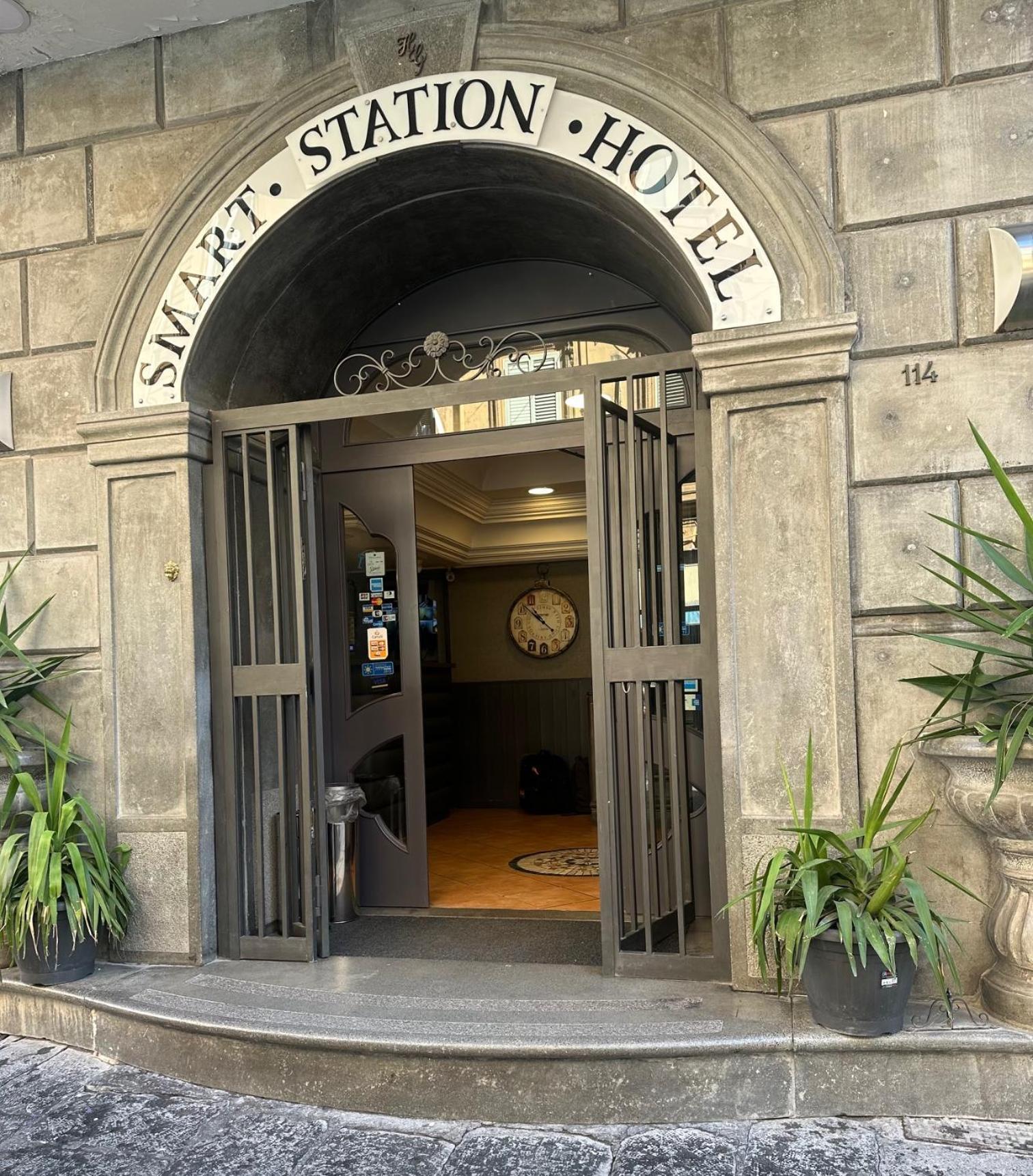 Smart Station Hotel Napoli Esterno foto